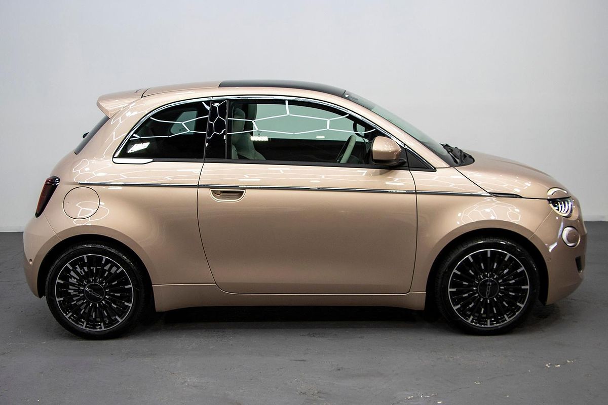2023 Fiat 500e La Prima
