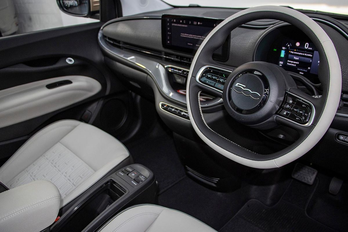 2023 Fiat 500e La Prima