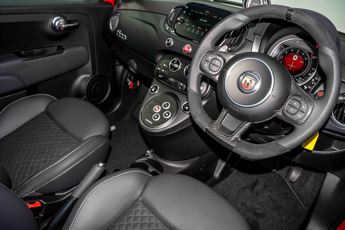 2024 Abarth 695 Competizione