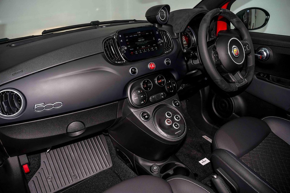 2024 Abarth 695 Competizione