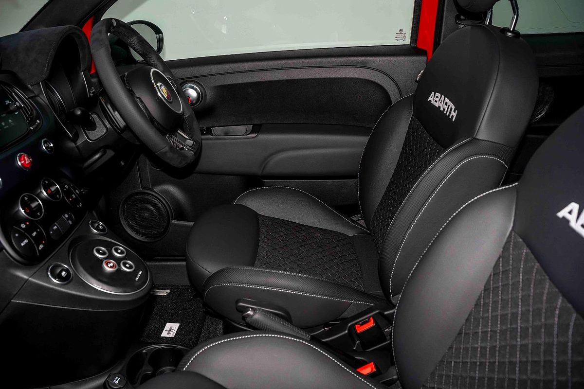2024 Abarth 695 Competizione