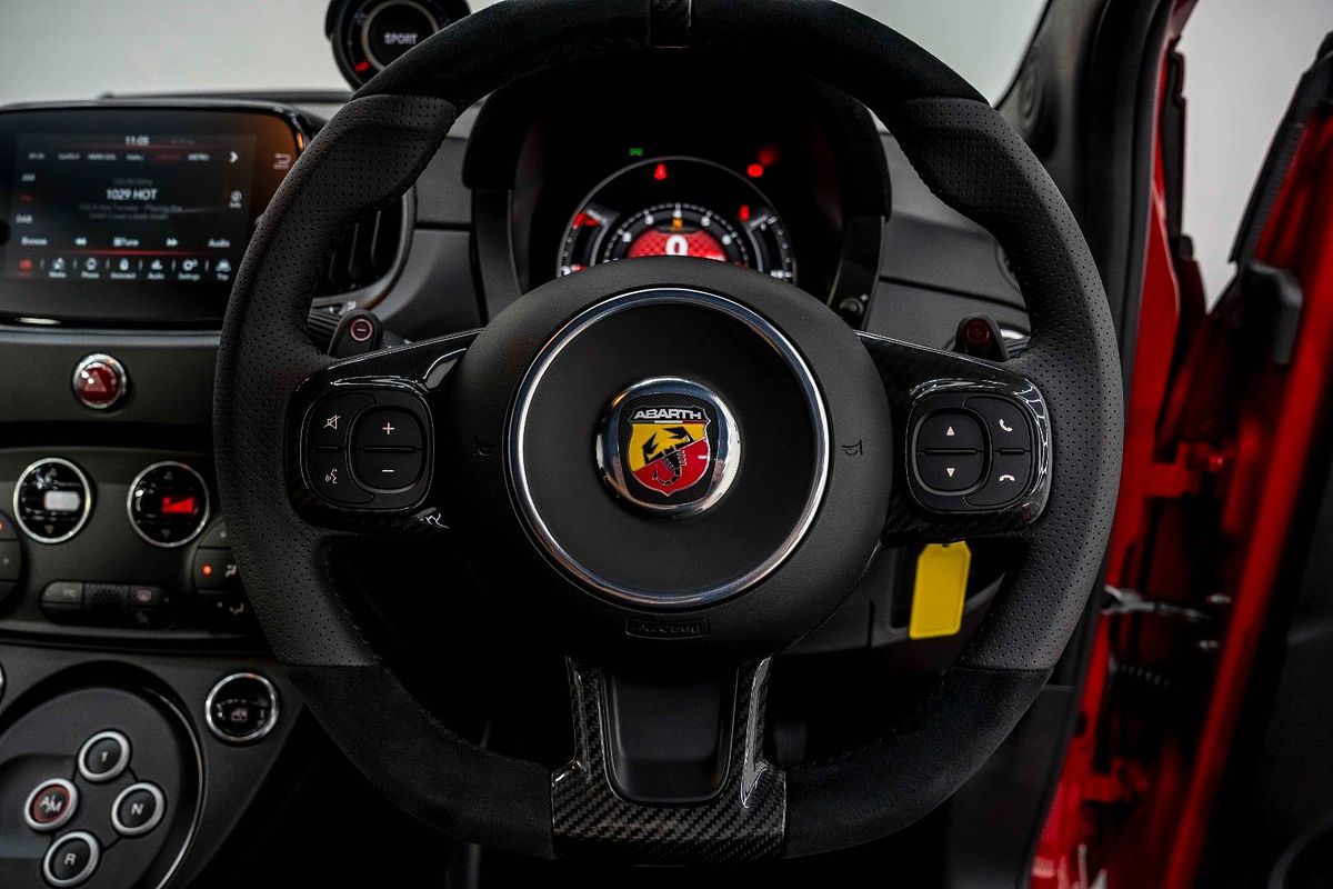 2024 Abarth 695 Competizione