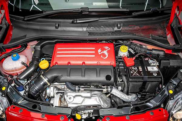 2024 Abarth 695 Competizione