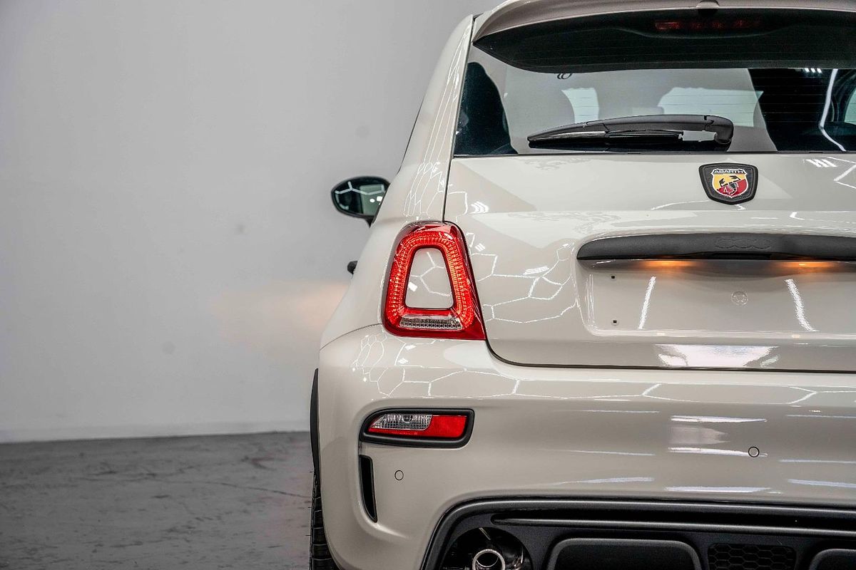 2024 Abarth 695 Competizione