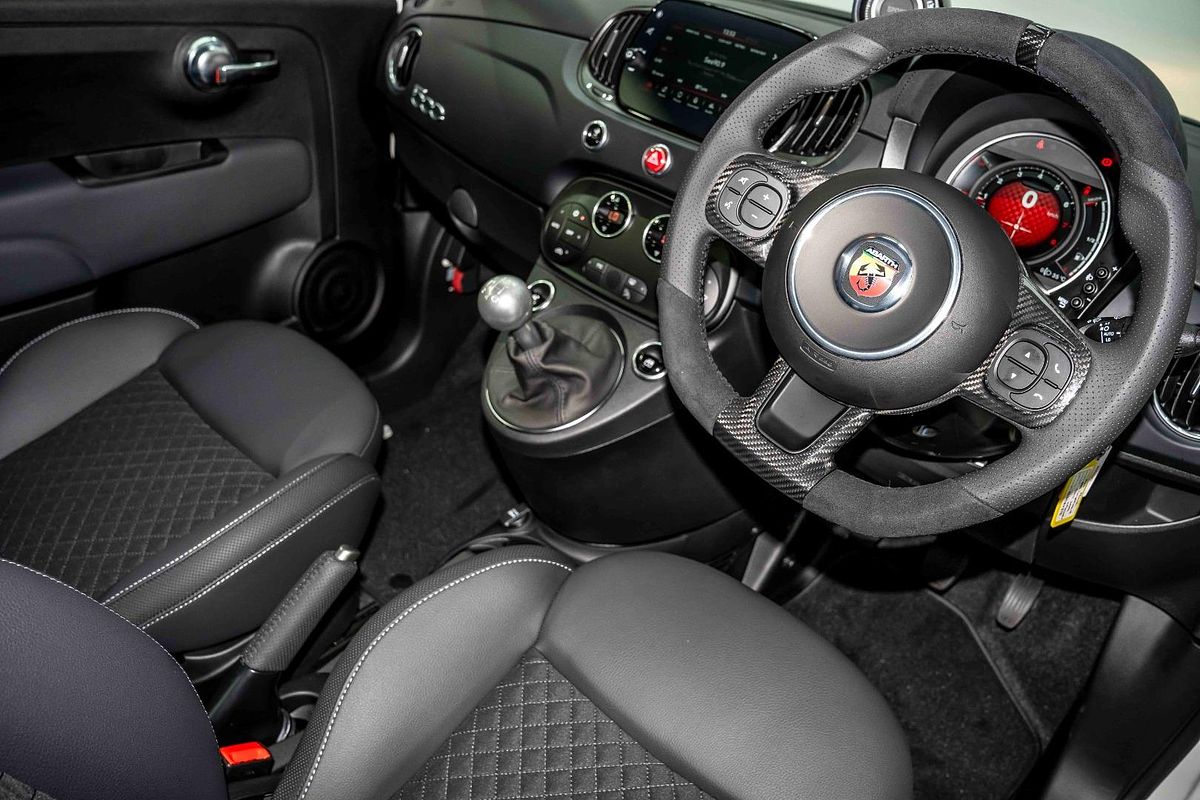2024 Abarth 695 Competizione