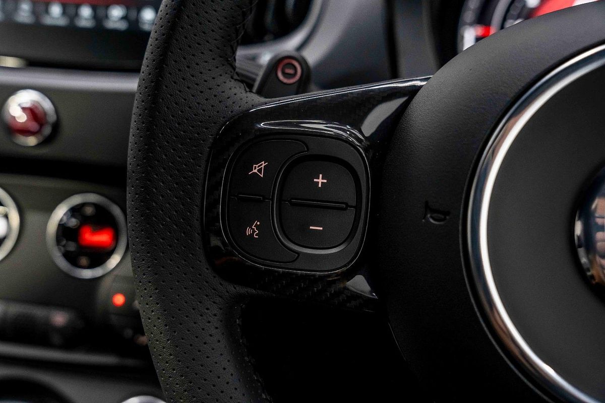 2024 Abarth 695 Competizione