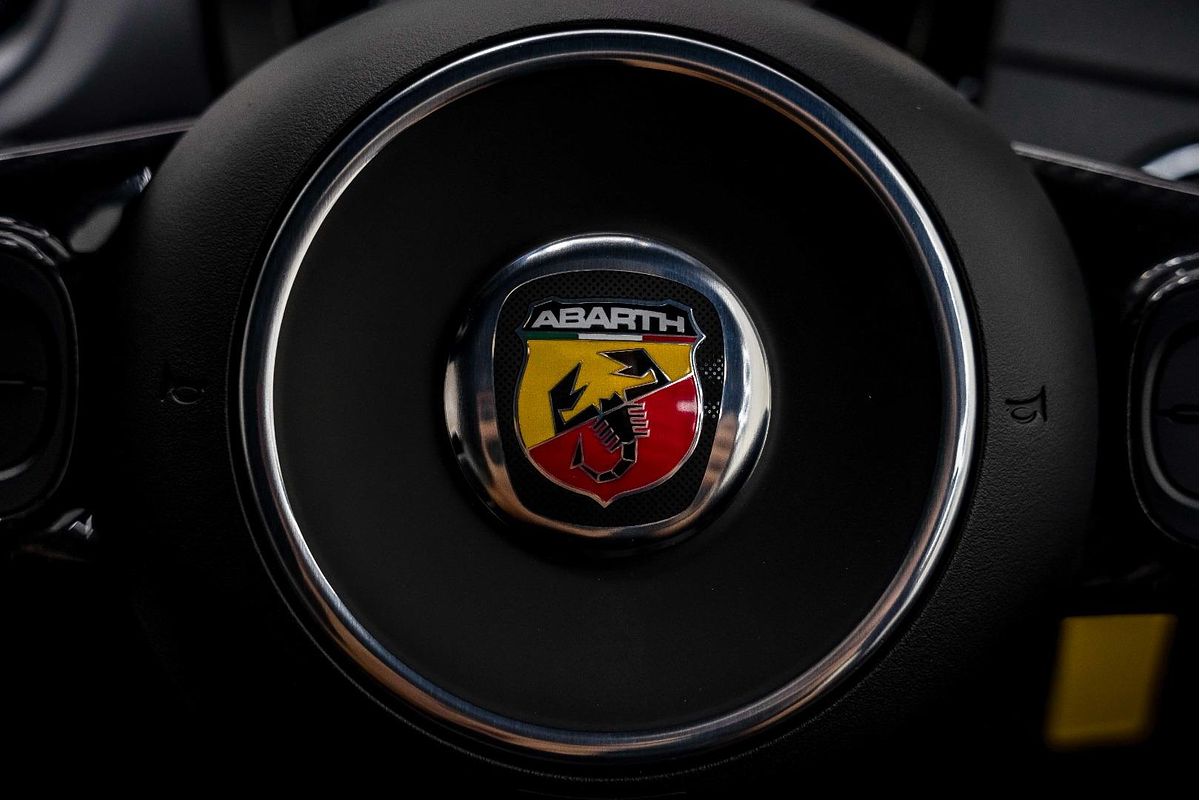 2024 Abarth 695 Competizione