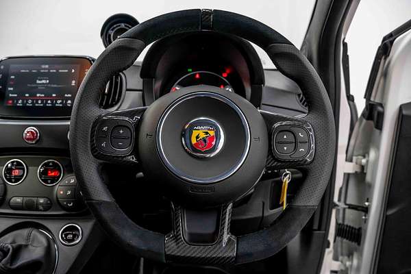 2024 Abarth 695 Competizione