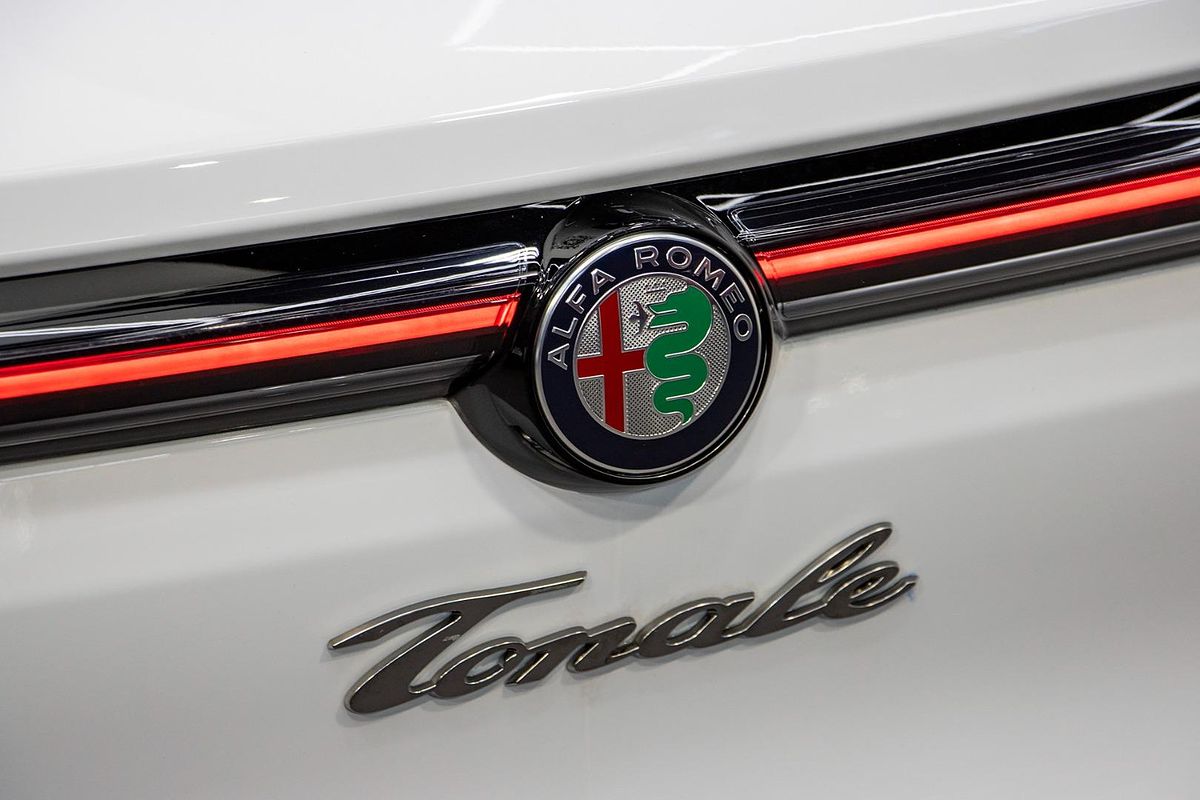 2023 Alfa Romeo Tonale Veloce Plug-In Hybrid