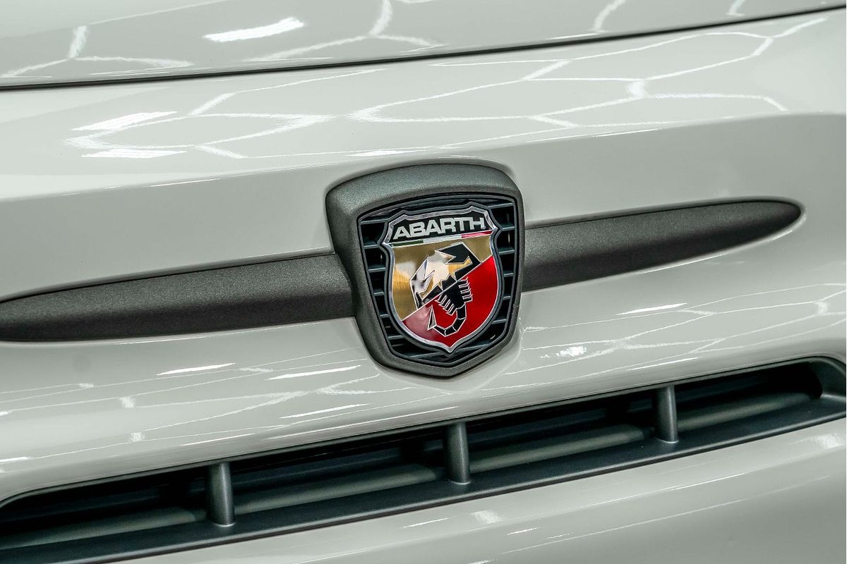 2024 Abarth 695 Competizione