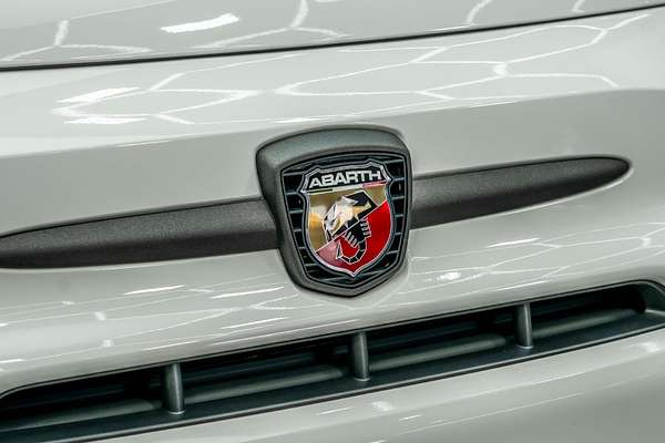2024 Abarth 695 Competizione