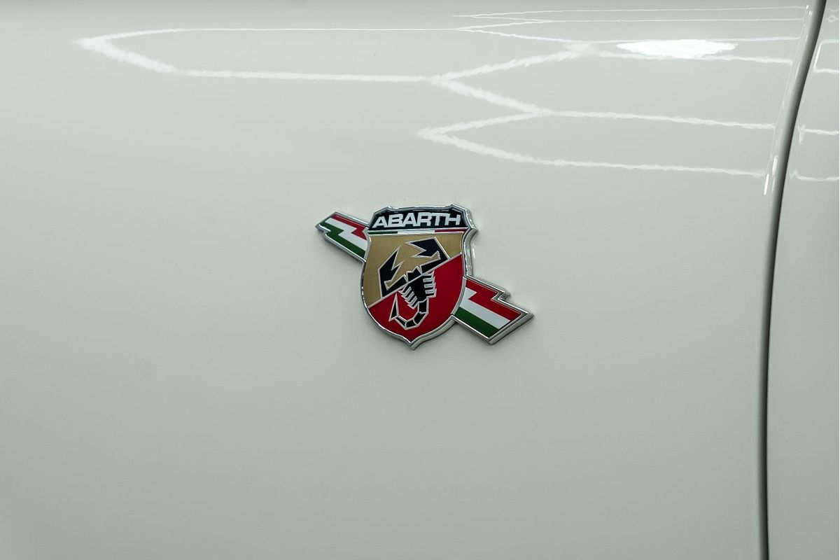 2024 Abarth 695 Competizione
