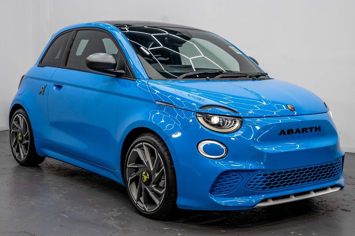 2023 Abarth 500e Turismo