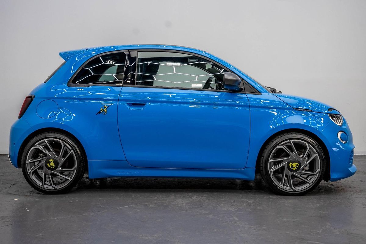 2023 Abarth 500e Turismo