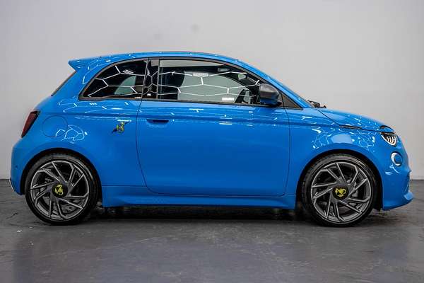2023 Abarth 500e Turismo