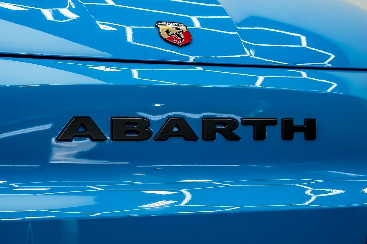 2023 Abarth 500e Turismo
