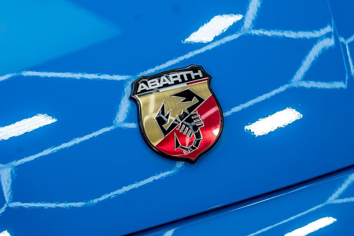 2023 Abarth 500e Turismo