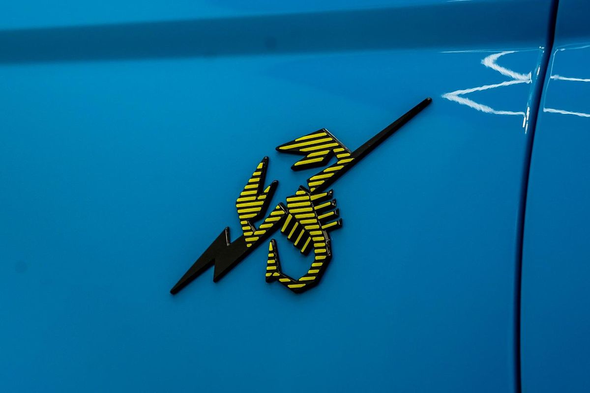 2023 Abarth 500e Turismo
