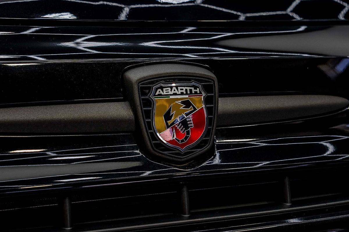 2024 Abarth 695 75 Anniversario