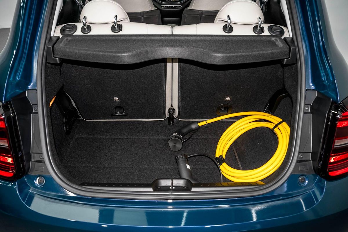 2023 Fiat 500e La Prima