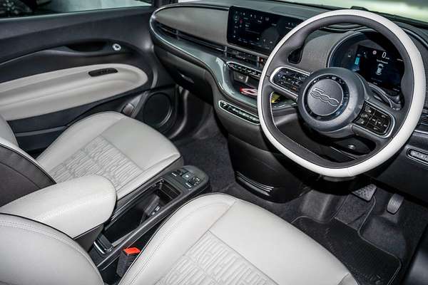 2023 Fiat 500e La Prima