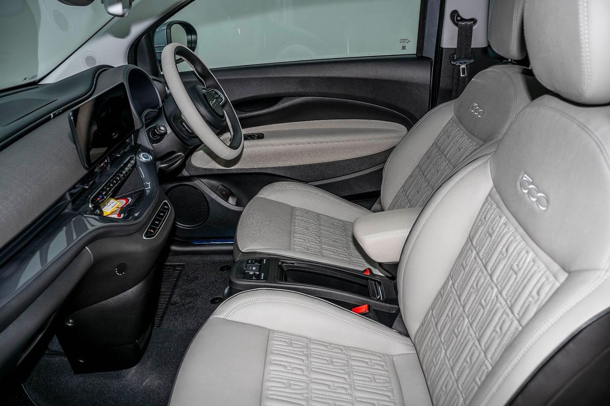 2023 Fiat 500e La Prima