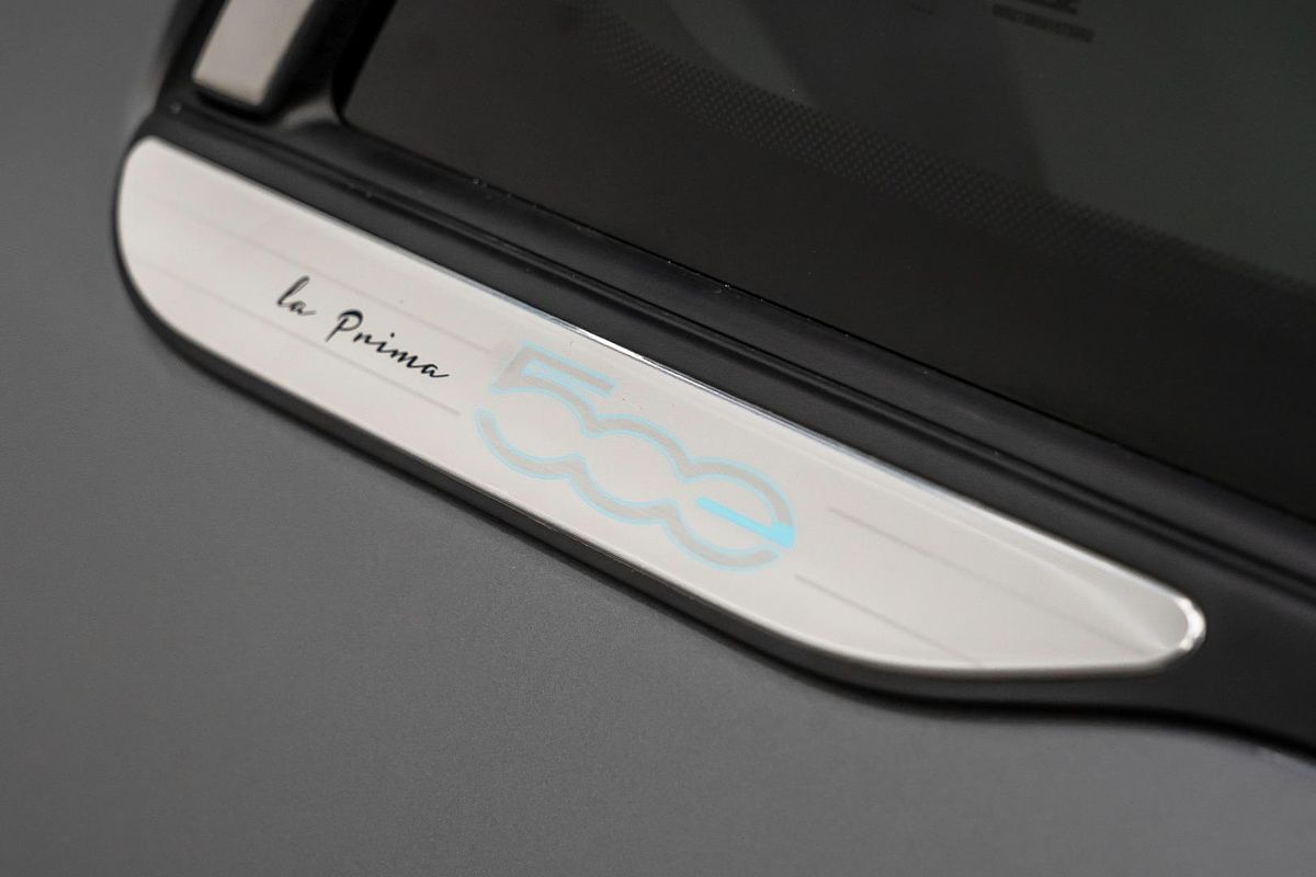2023 Fiat 500e La Prima