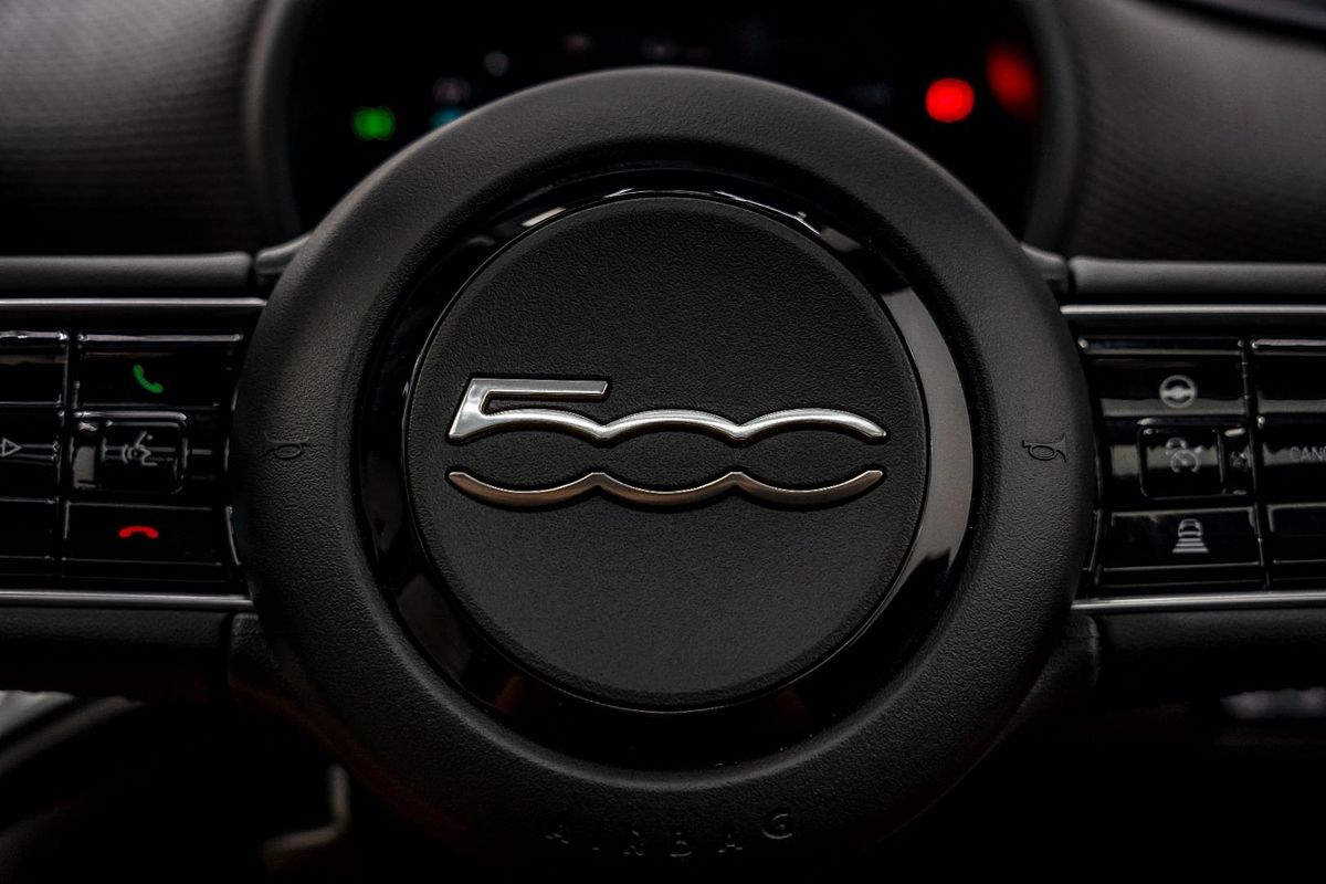 2023 Fiat 500e La Prima