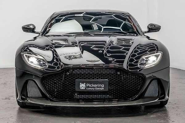 2022 Aston Martin DBS