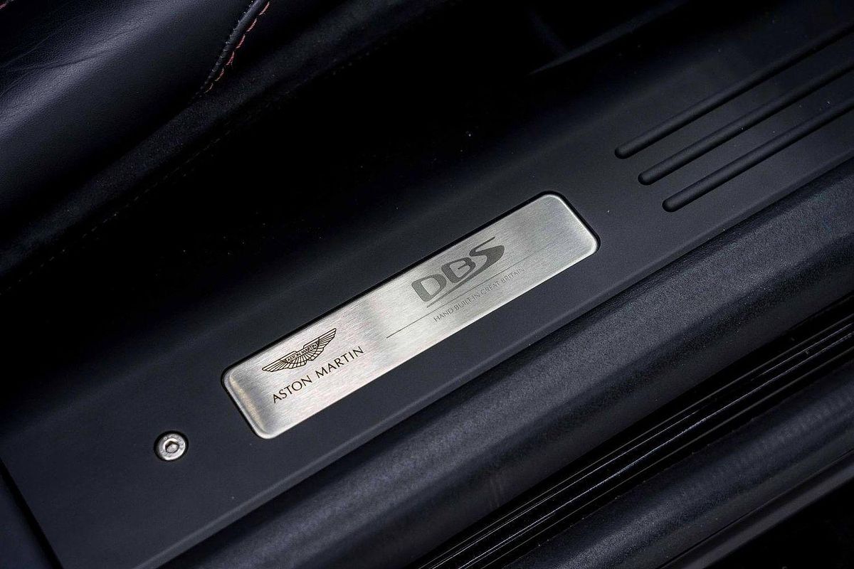 2022 Aston Martin DBS