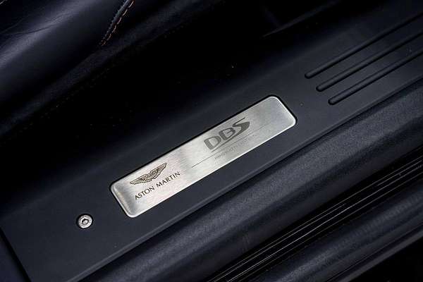 2022 Aston Martin DBS