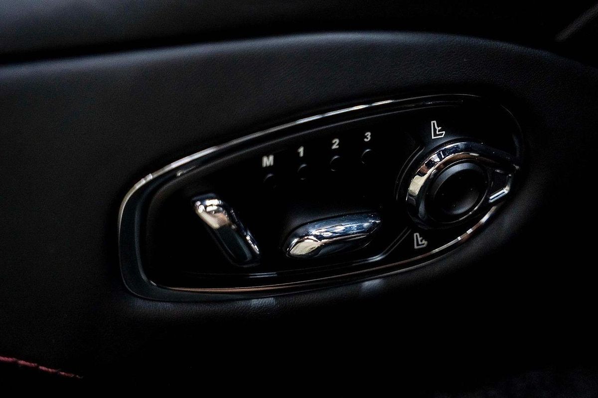 2022 Aston Martin DBS