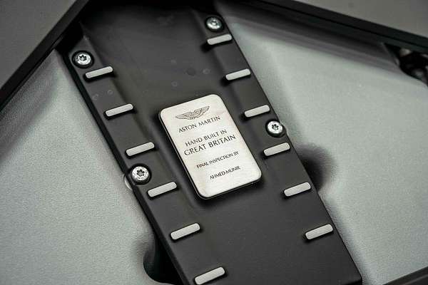 2022 Aston Martin DBS
