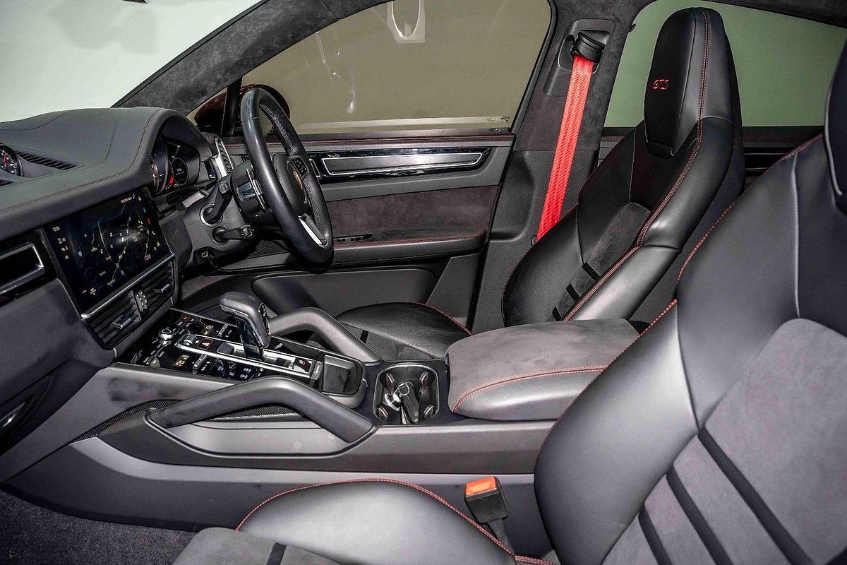 2022 Porsche Cayenne GTS 9YB