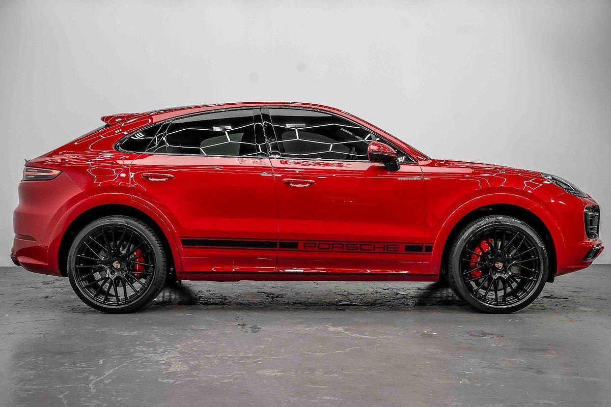 2022 Porsche Cayenne GTS 9YB