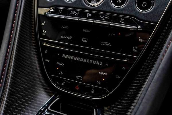 2022 Aston Martin DBS