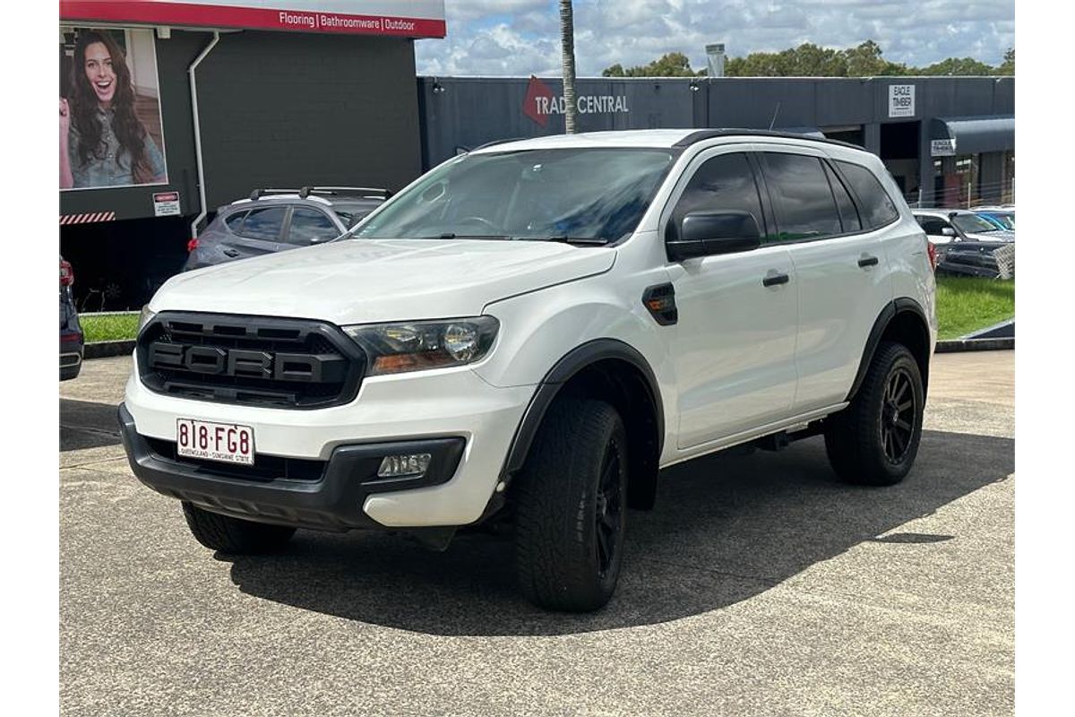 2016 Ford EVEREST AMBIENTE UA