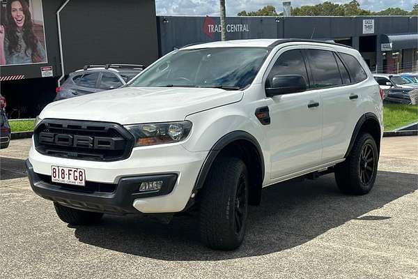 2016 Ford EVEREST AMBIENTE UA