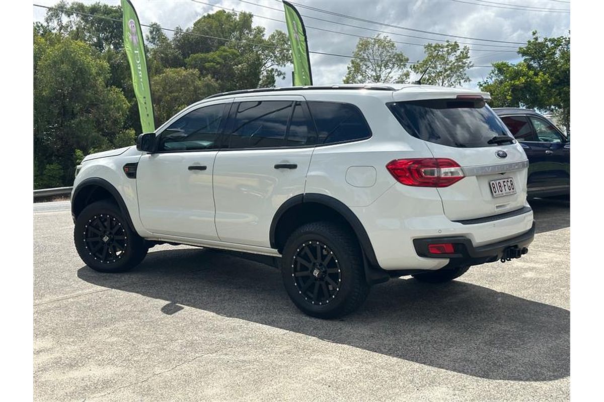 2016 Ford EVEREST AMBIENTE UA