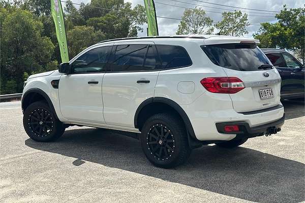 2016 Ford EVEREST AMBIENTE UA