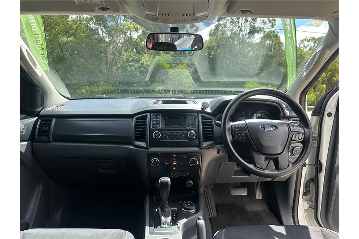 2016 Ford EVEREST AMBIENTE UA