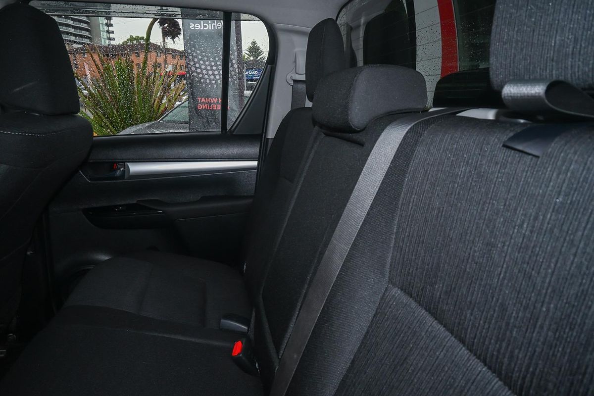 2019 Toyota Hilux SR5 GUN126R 4X4