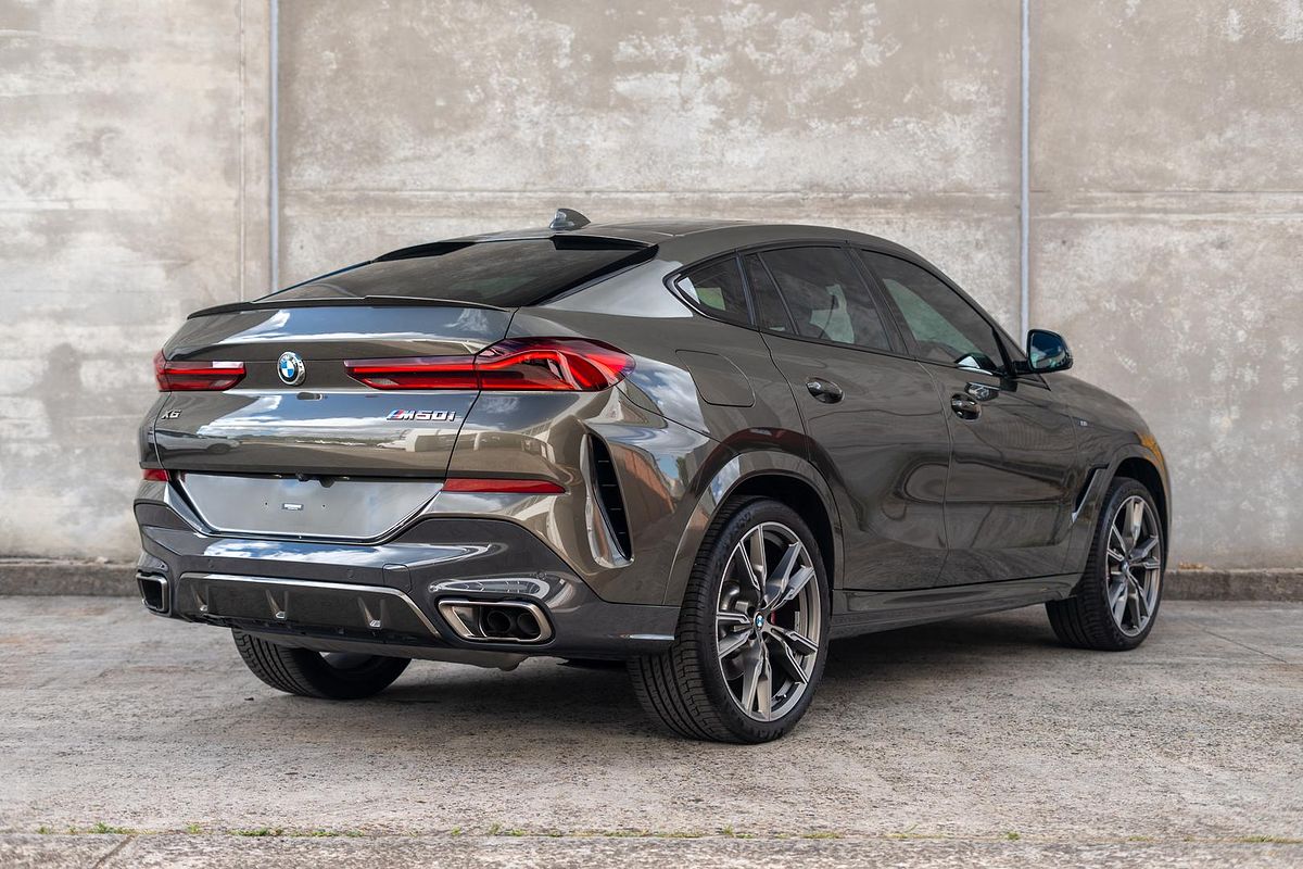 2022 BMW X6 M50i Pure G06