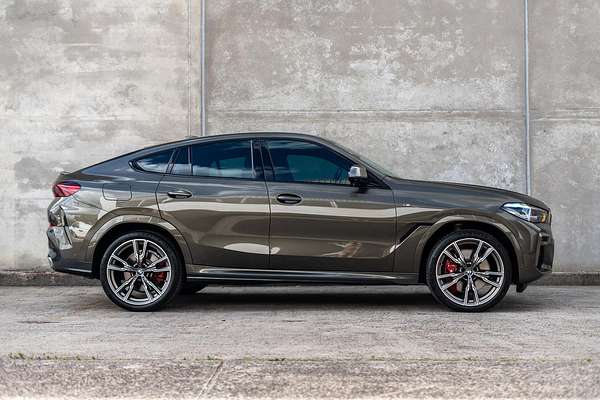 2022 BMW X6 M50i Pure G06