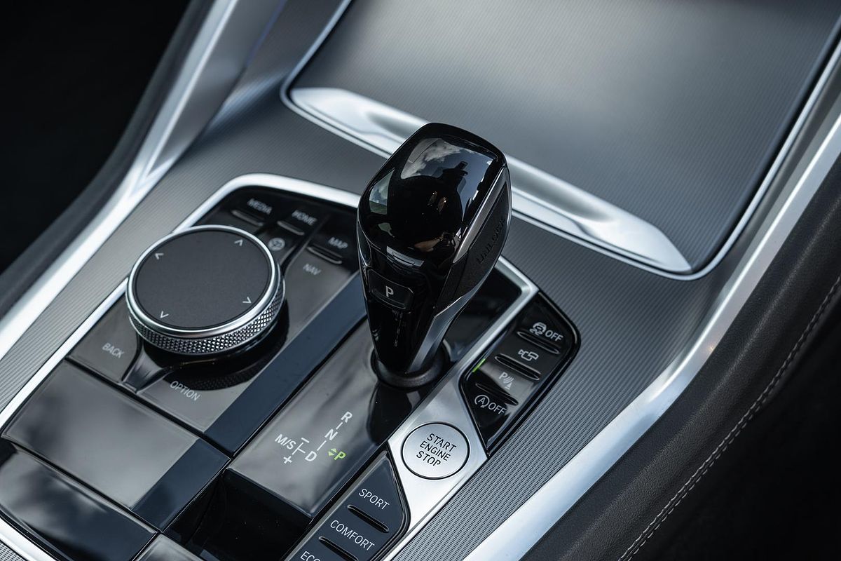 2022 BMW X6 M50i Pure G06