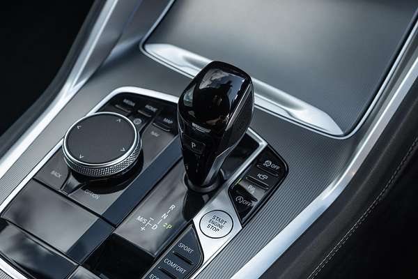 2022 BMW X6 M50i Pure G06