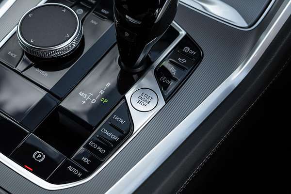 2022 BMW X6 M50i Pure G06