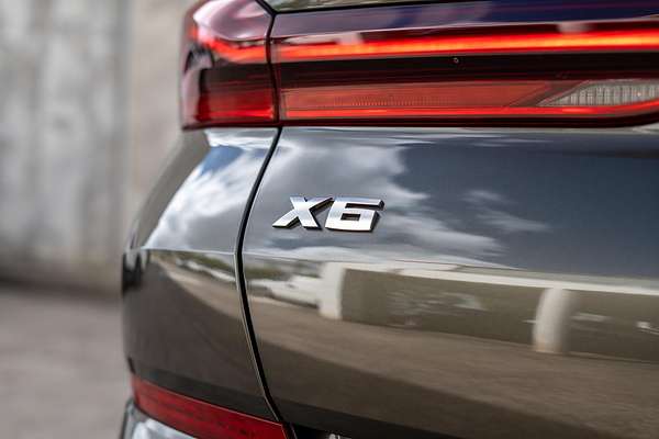 2022 BMW X6 M50i Pure G06