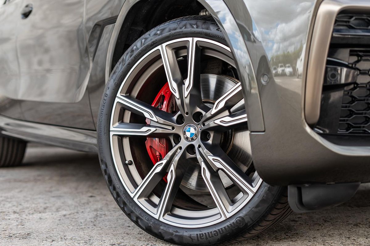 2022 BMW X6 M50i Pure G06