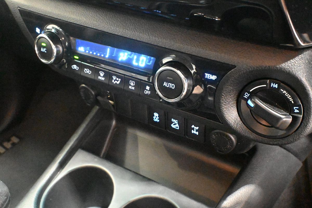 2016 Toyota Hilux SR5 GUN126R 4X4